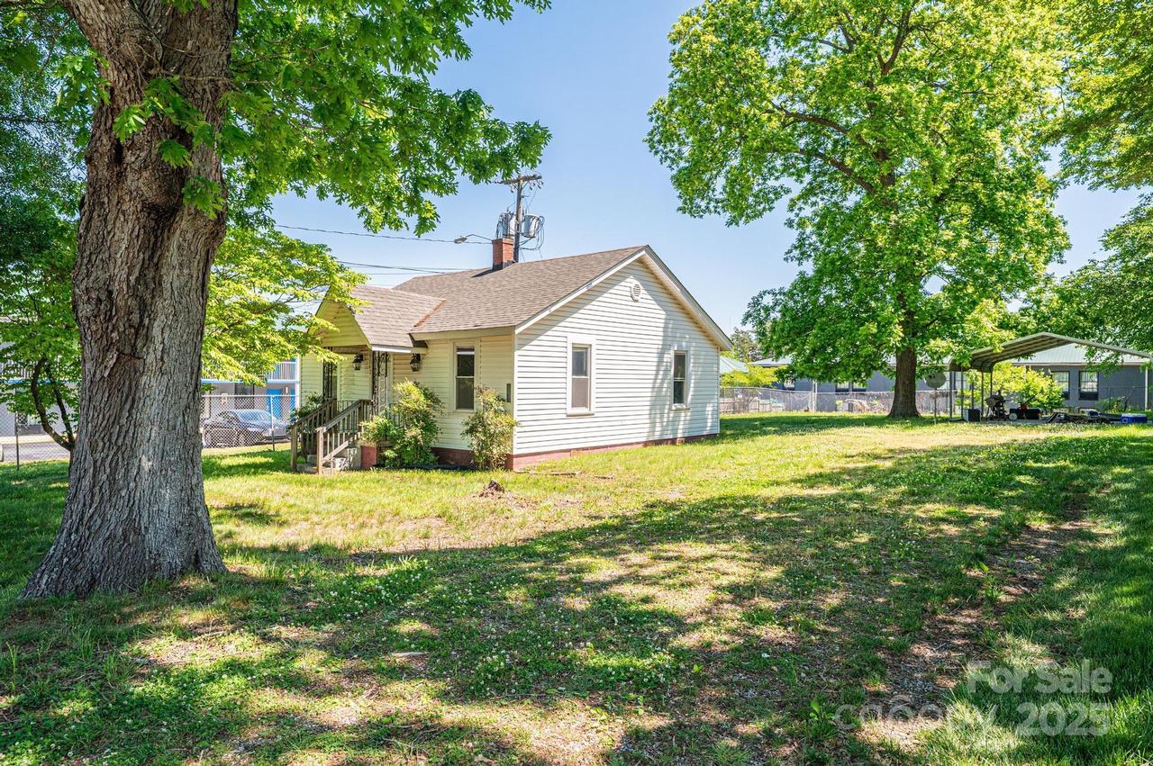 3042 N Oxford St., Claremont, NC 28610
