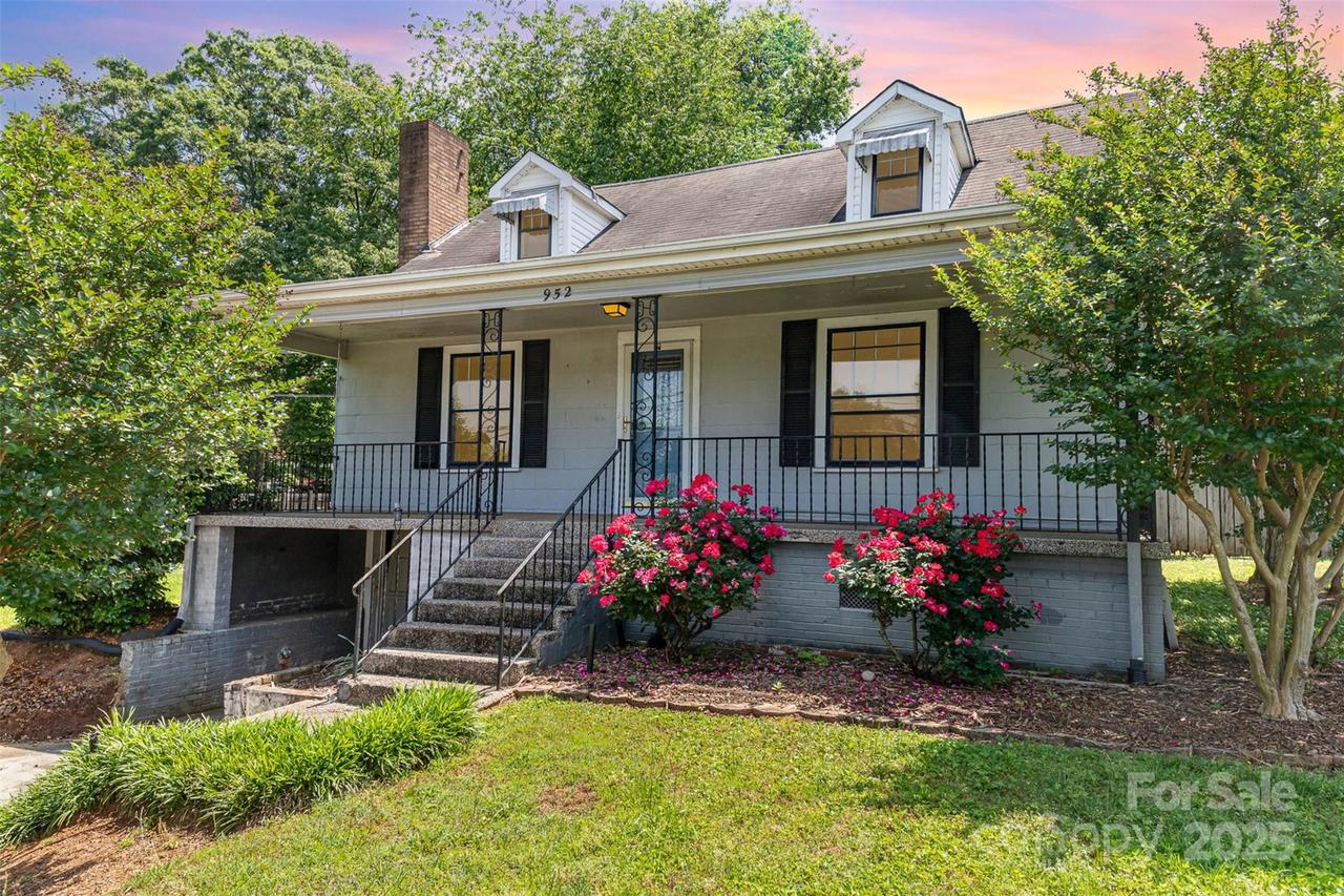 952 8th St., Hickory, NC 28601
