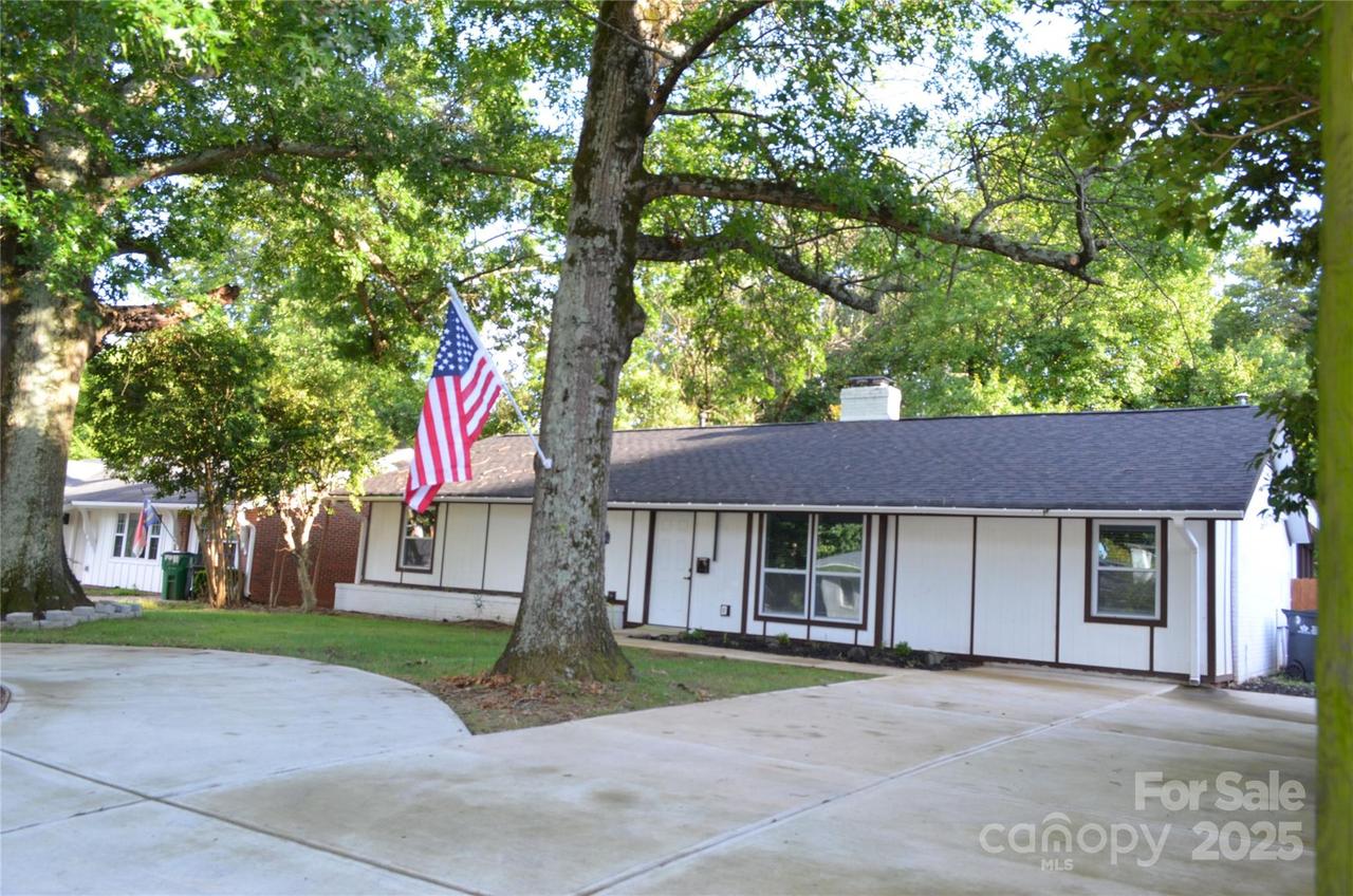 2000 Tyvola Rd., Charlotte, NC 28210