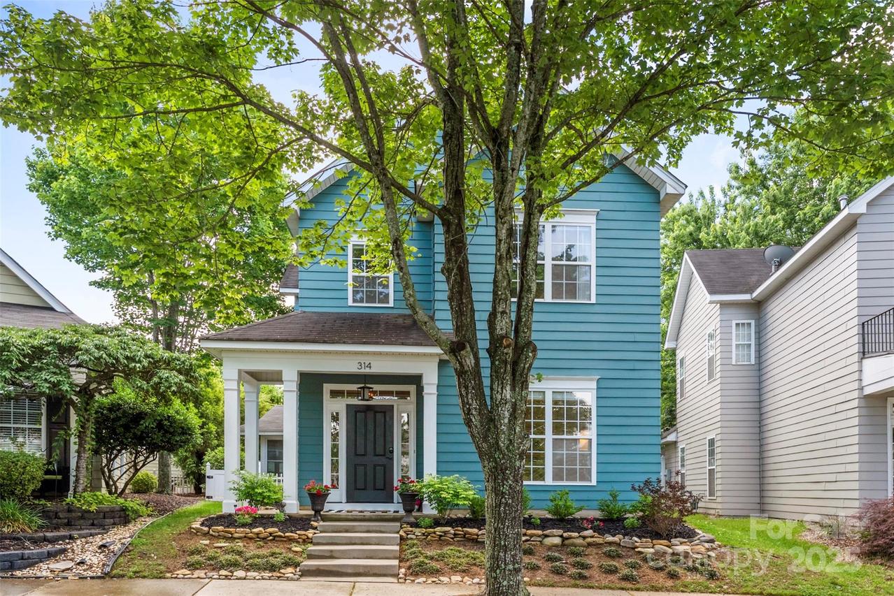 314 Center Dr., Davidson, NC 28036