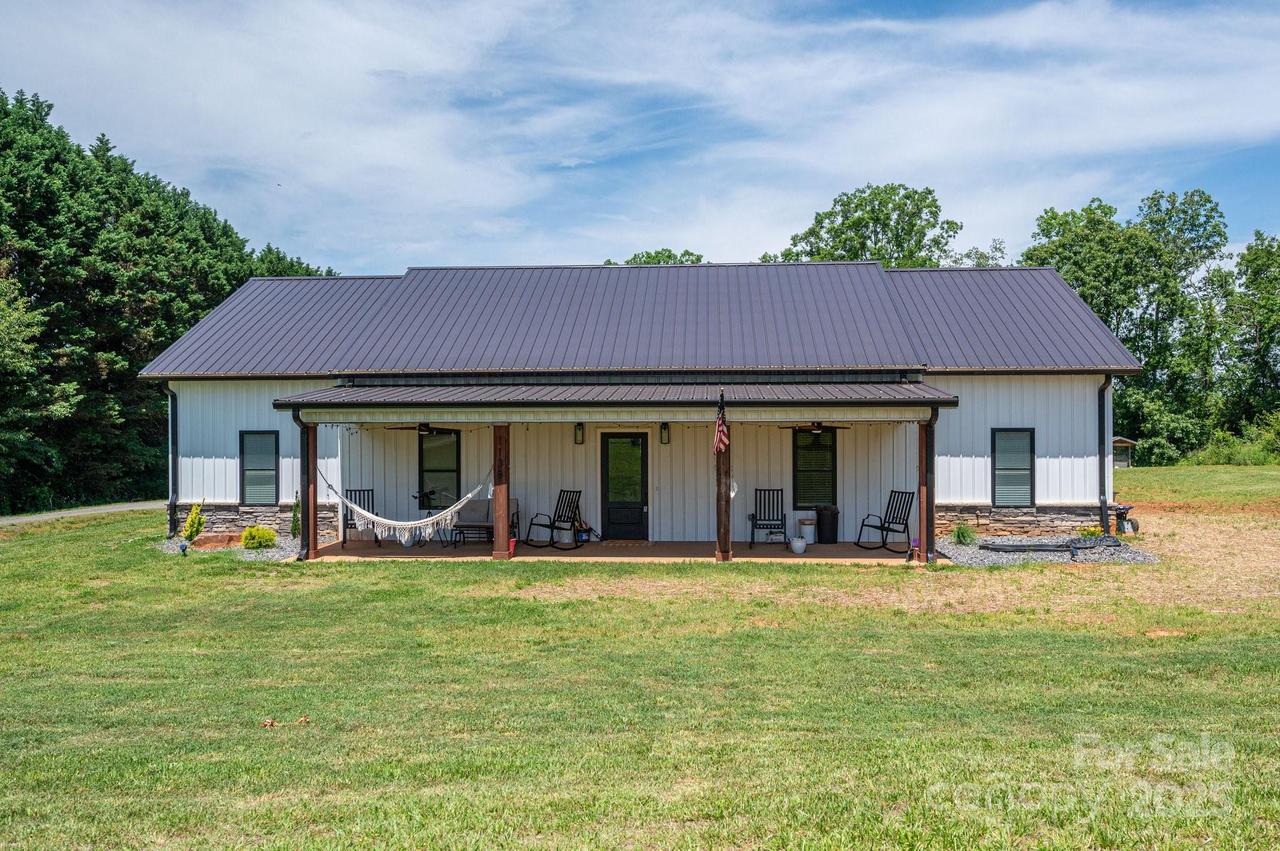 1138 Zeb Haynes Rd., Maiden, NC 28650