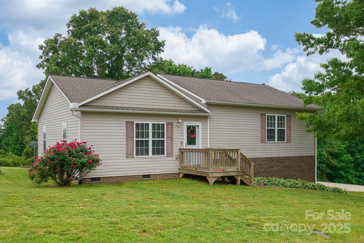 6079 Little River Ct., Granite Falls, NC 28630