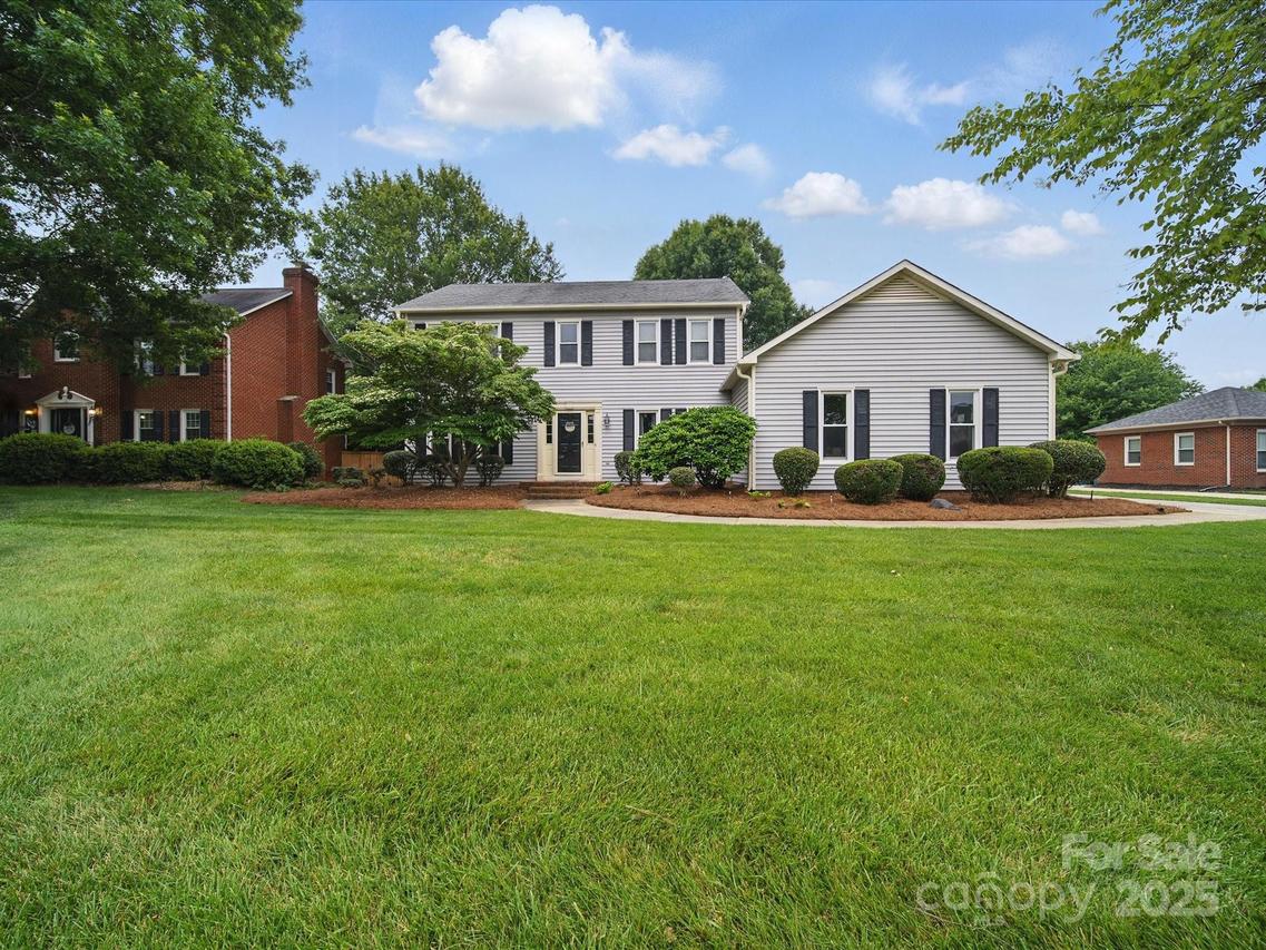 2223 Jon Chris Dr., Harrisburg, NC 28075