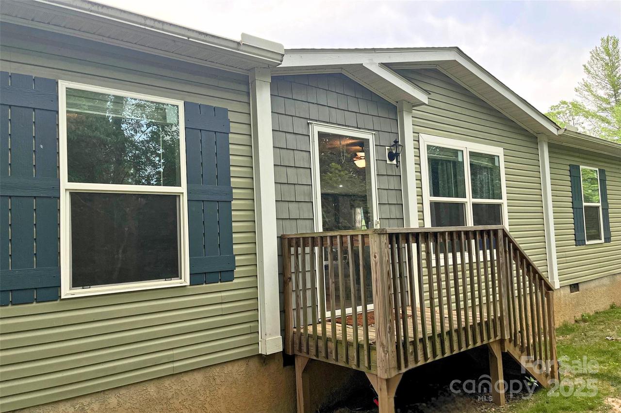 208 Stillwater Springs Rd., Burnsville, NC 28714