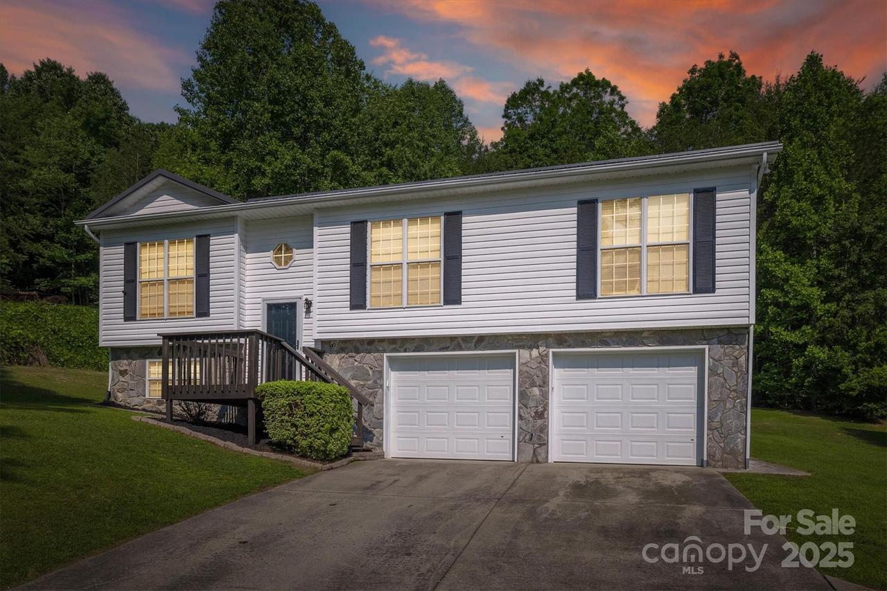 905 Severt Cir., Lenoir, NC 28645