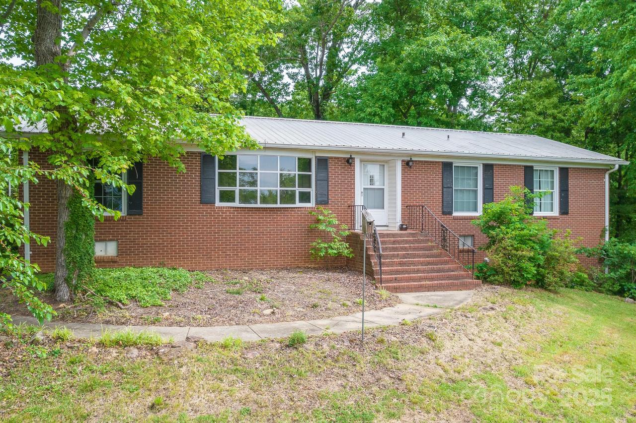 466 Shiloh Church Rd., Hickory, NC 28601