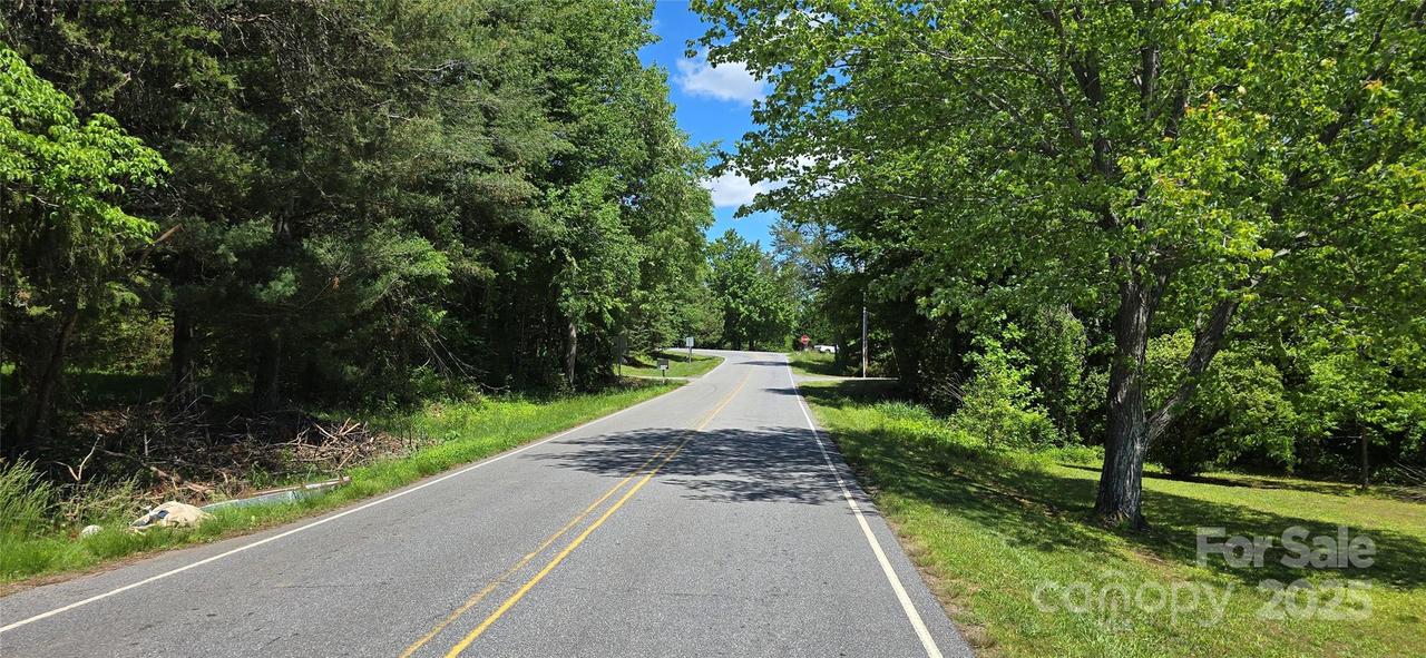 6653 Mountain Grove Rd., Hickory, NC 28658