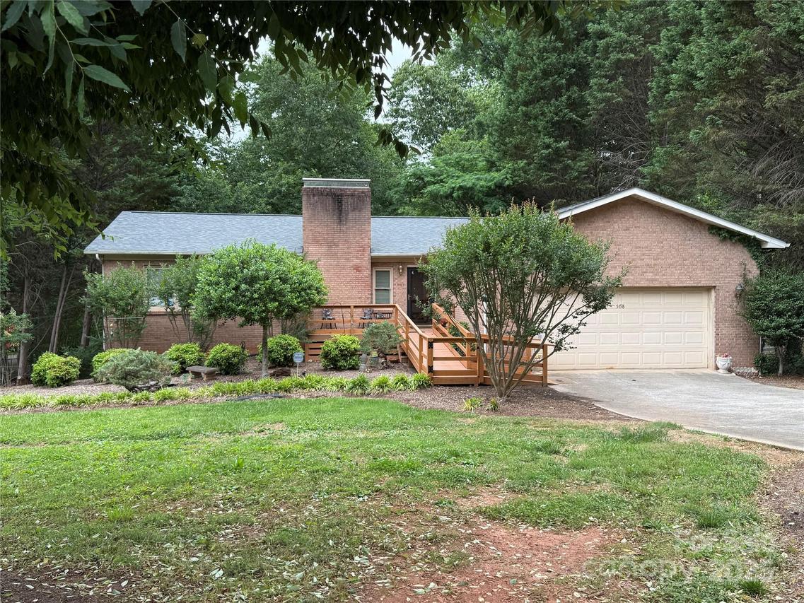 5198 Wright Dr., Hickory, NC 28602