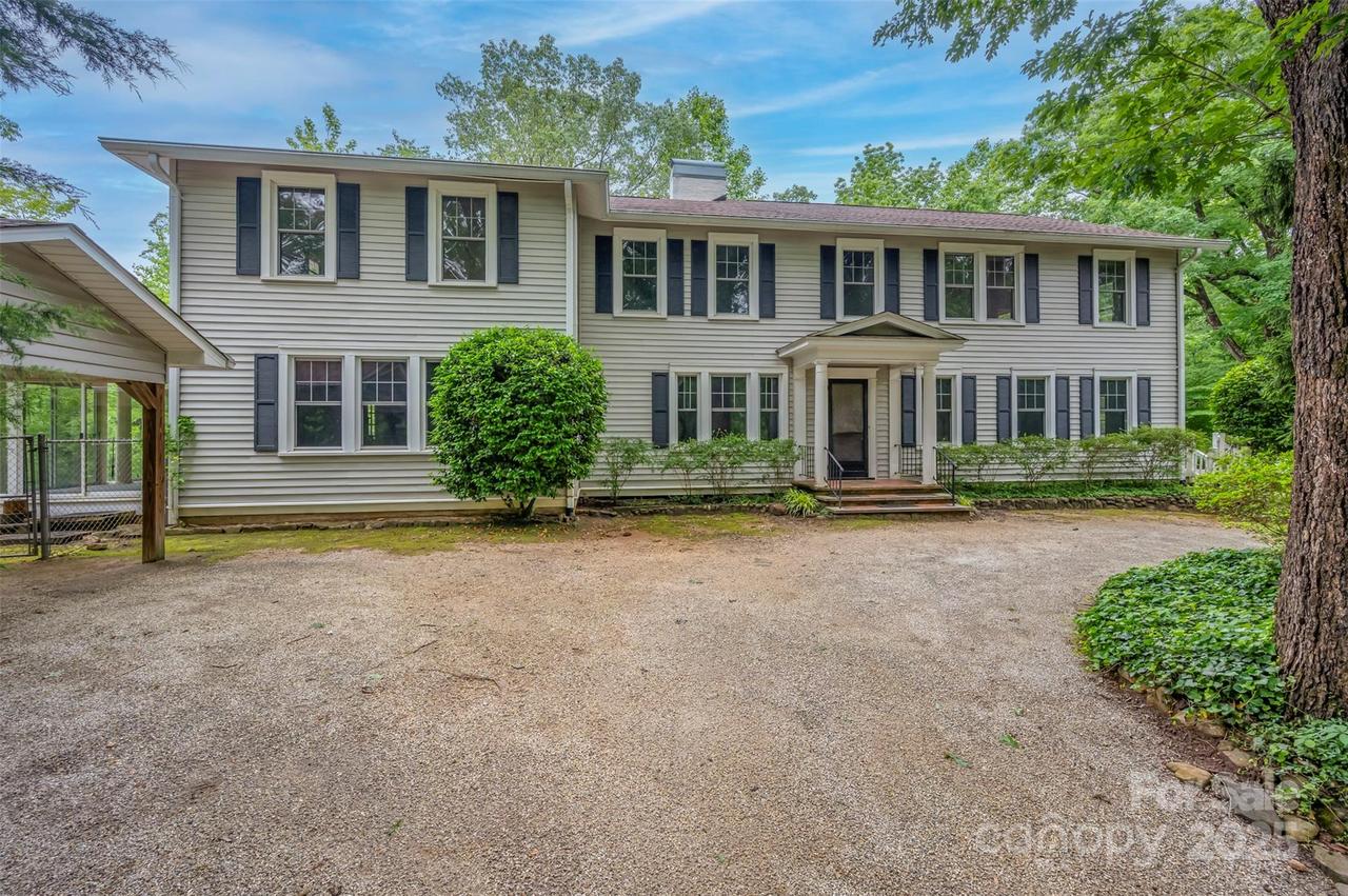 93 Villa Barbara Ln., Tryon, NC 28782