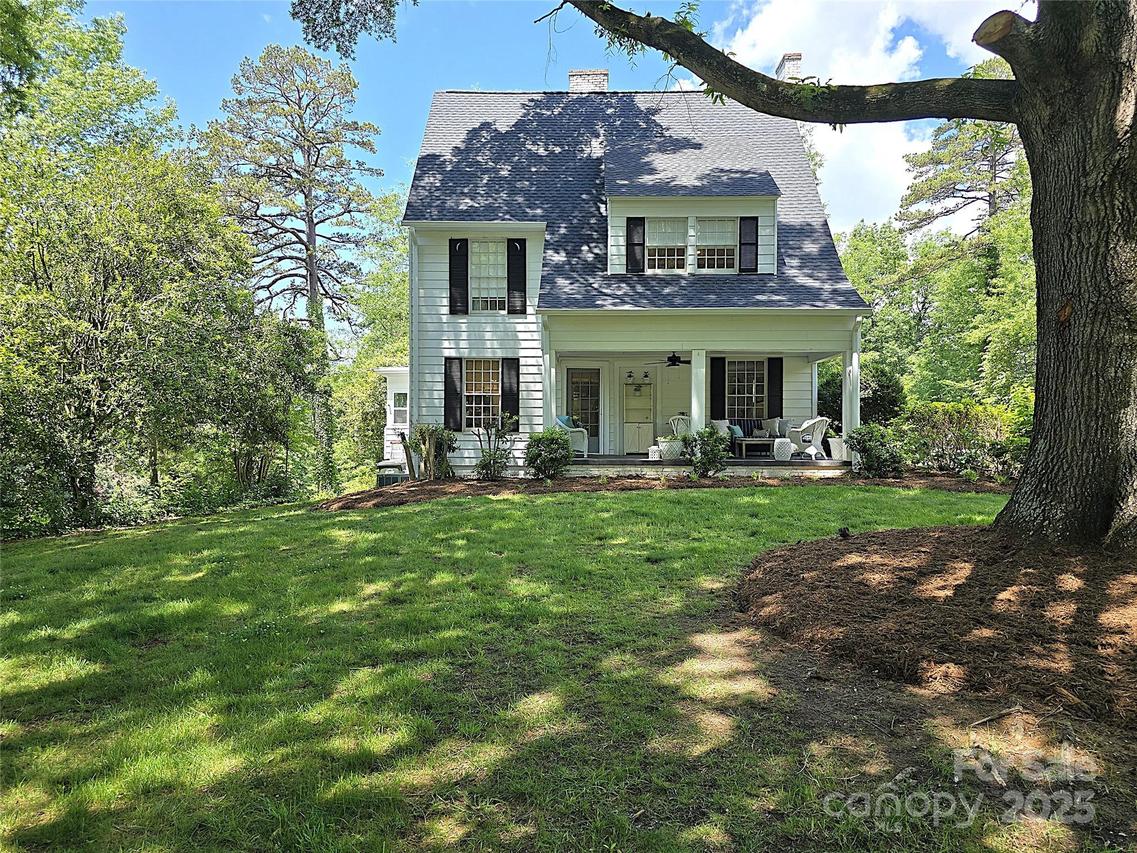 1051 14th Avenue Dr., Hickory, NC 28601