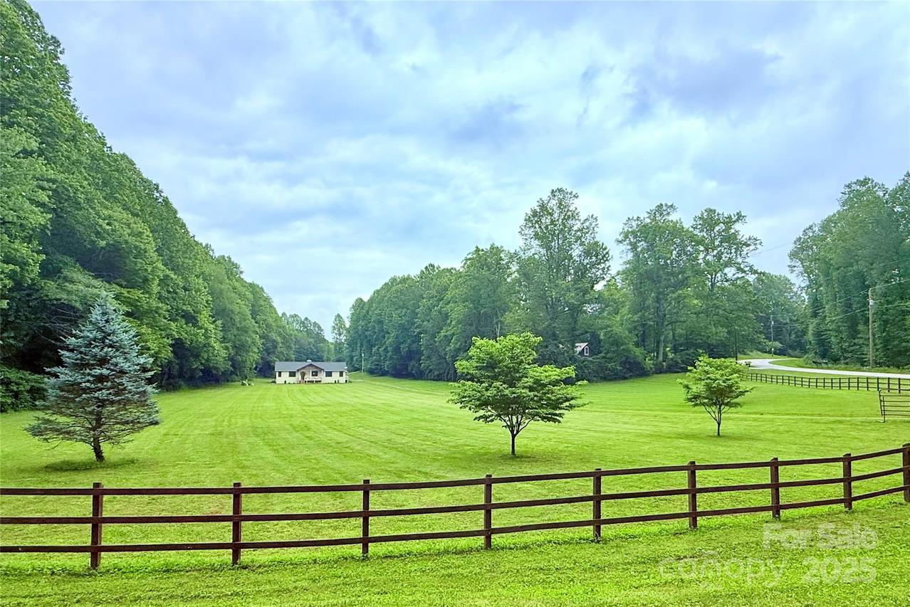 3540 Fork Creek Rd., Saluda, NC 28773