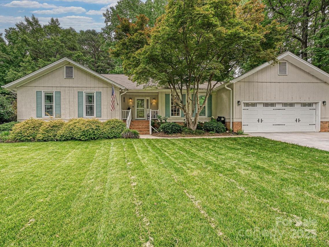 2911 Butter Churn Ln., Matthews, NC 28105
