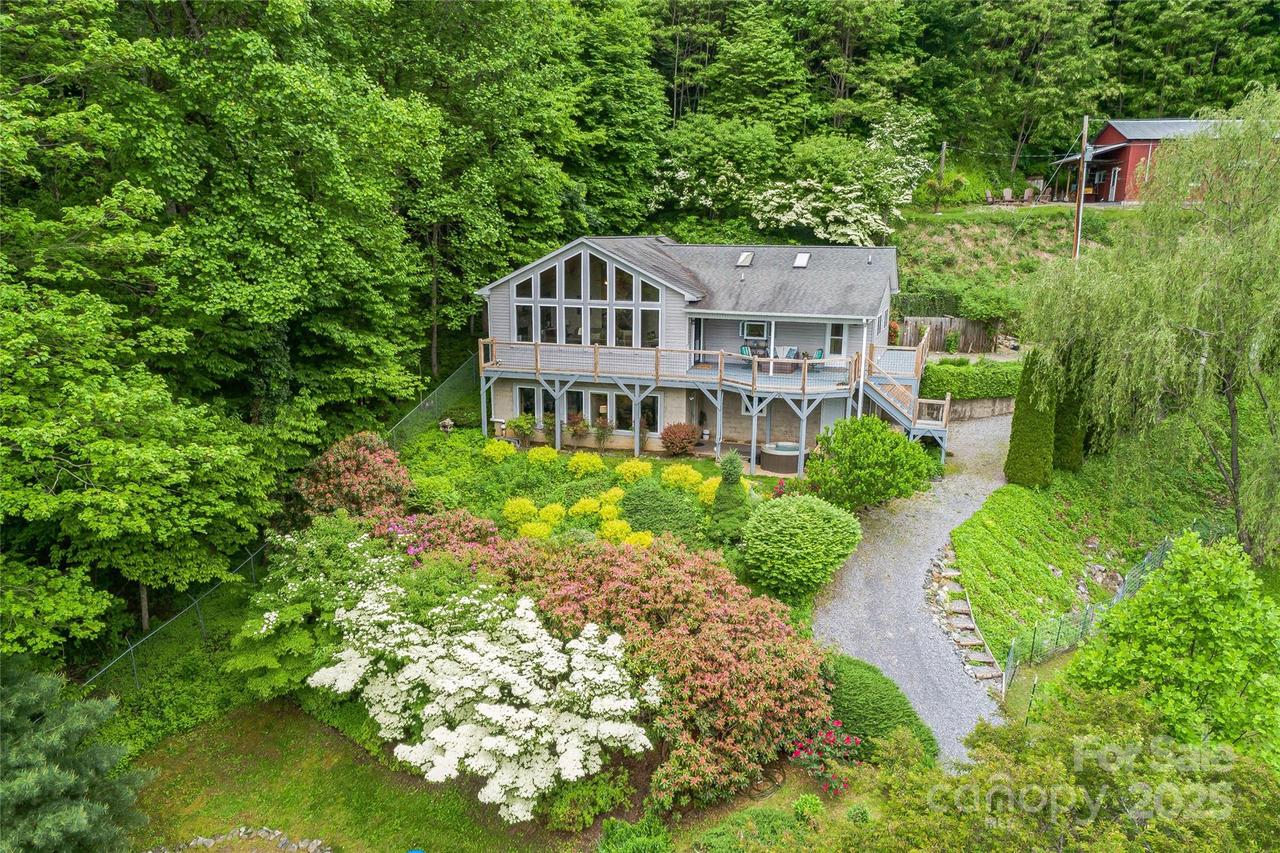 283 Grapevine Cove, Waynesville, NC 28785