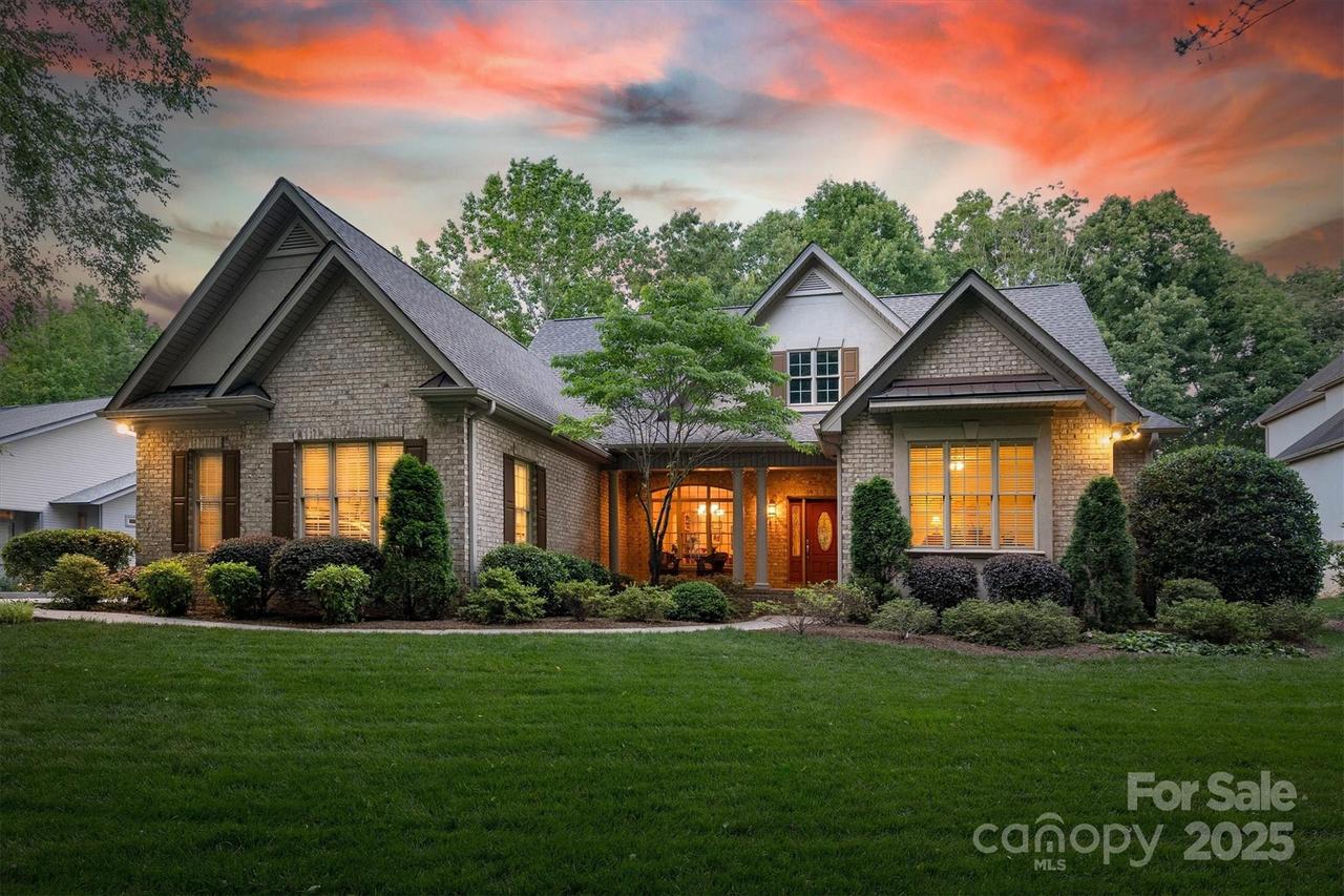 9002 Fair Oak Dr., Sherrills Ford, NC 28673