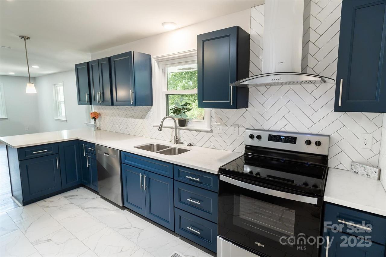1936 Russell Ave., Charlotte, NC 28216