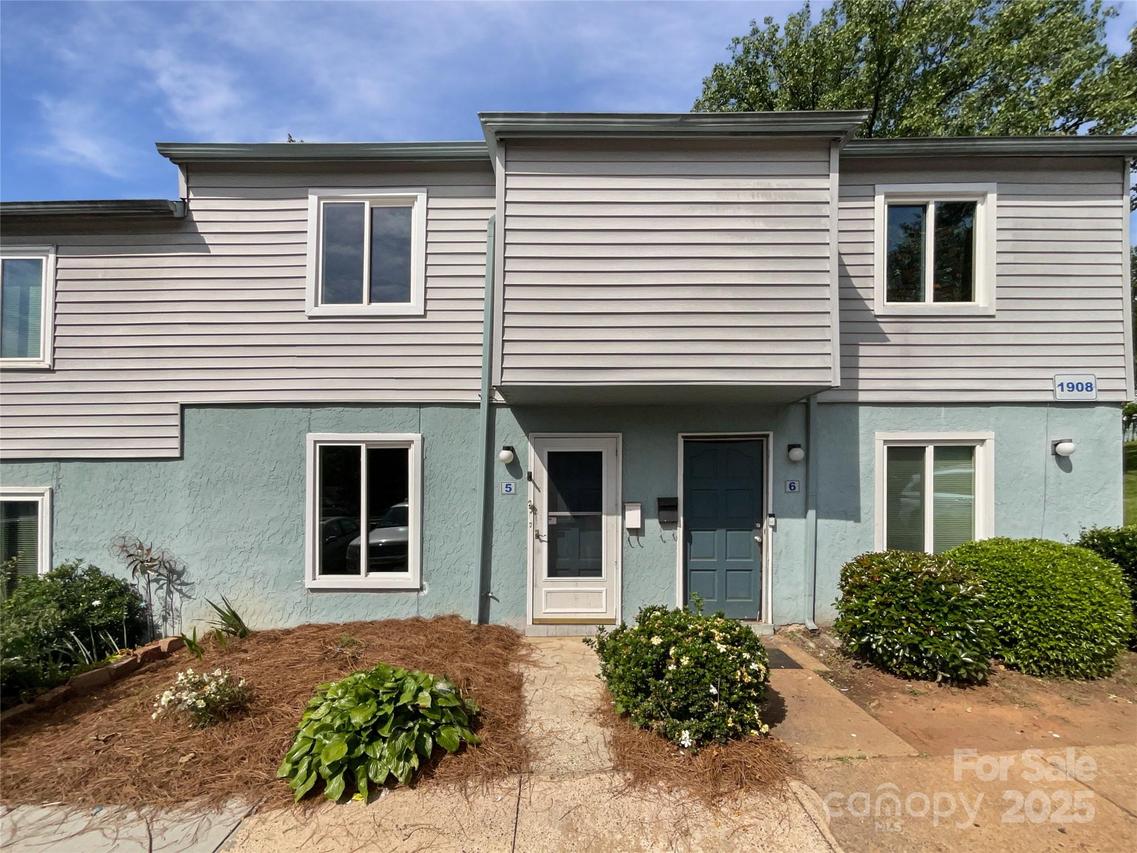 1908 Harvest Ln. #5, Charlotte, NC 28210