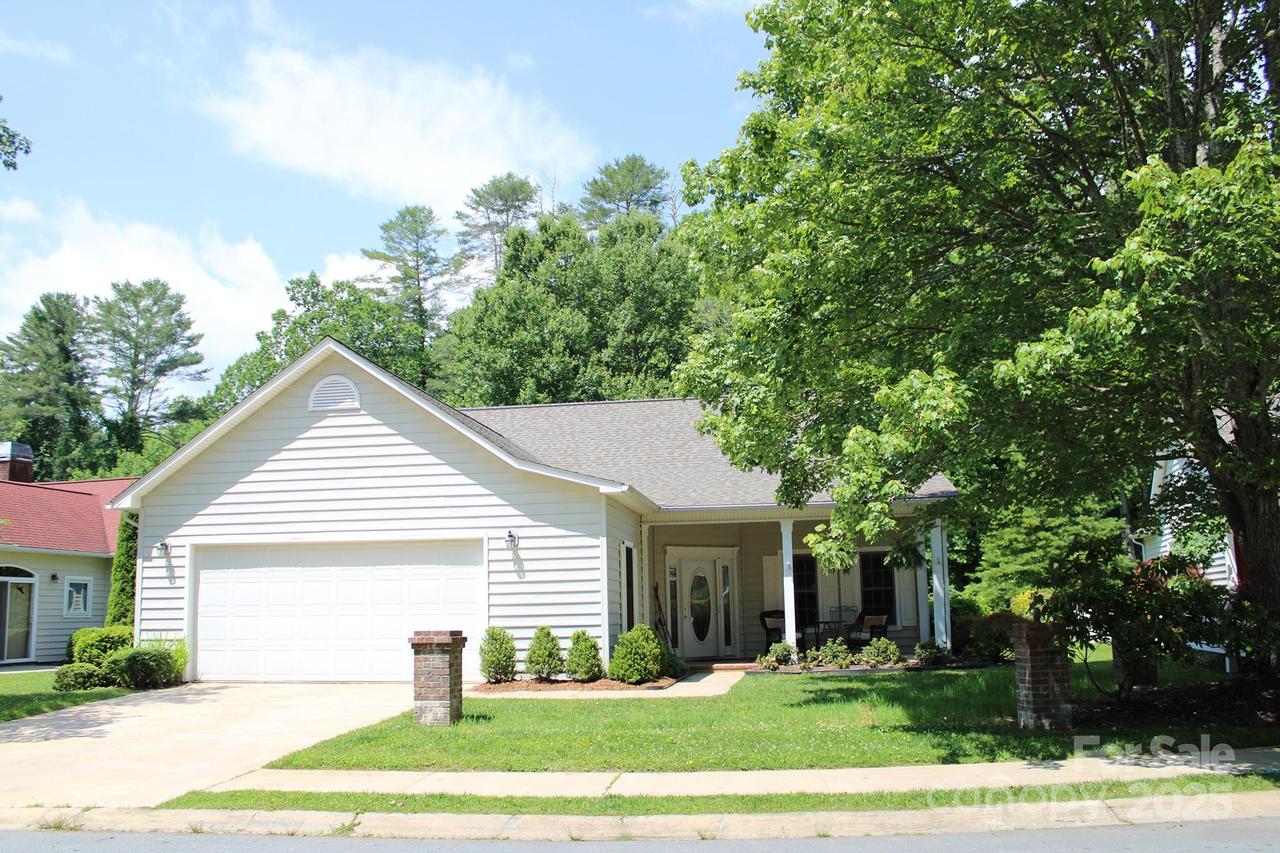 23 Sheffield Pl., Brevard, NC 28712