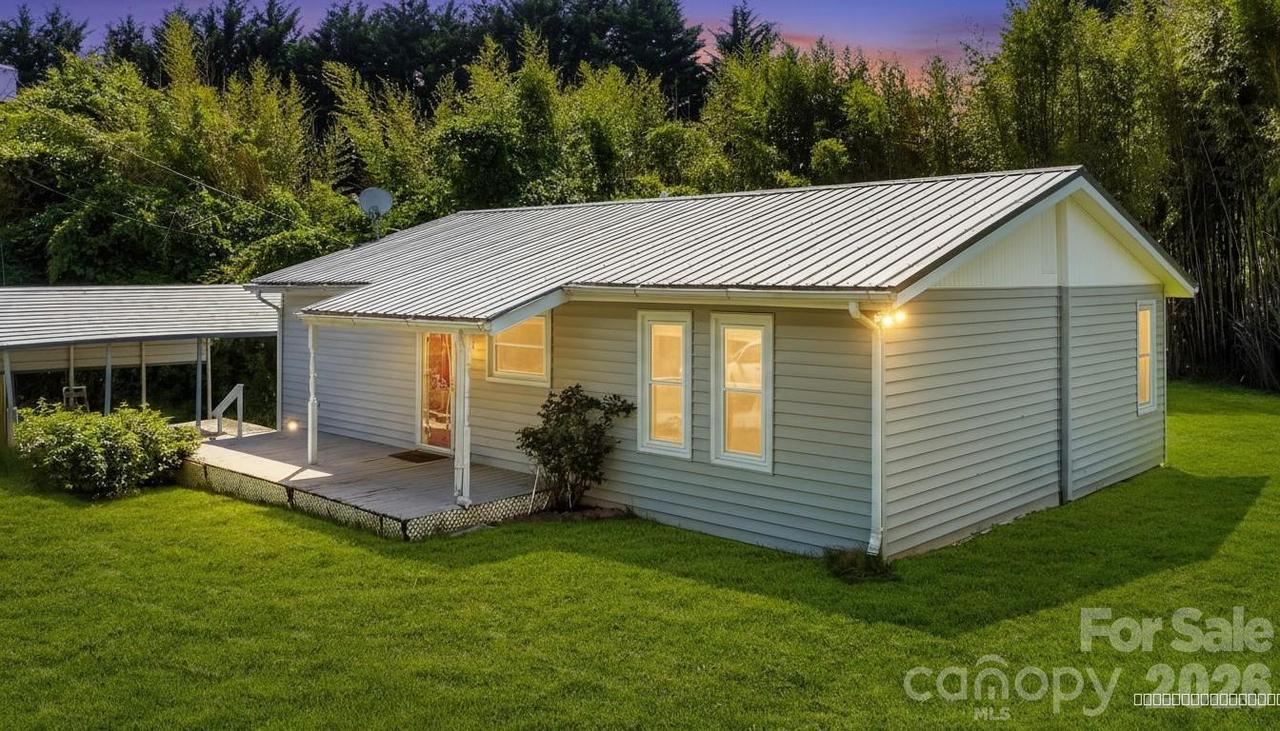 13 Rosscraggon Dr., Asheville, NC 28803