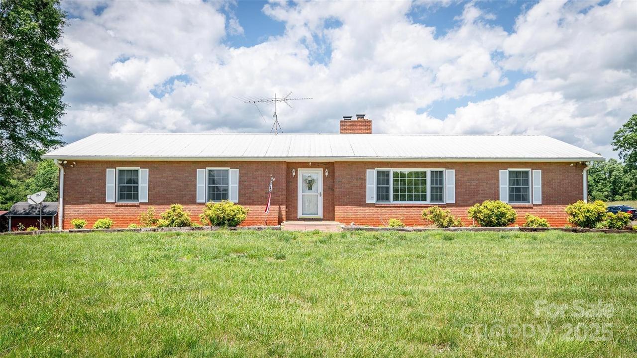 765 York Institute Rd. #36, Hiddenite, NC 28636
