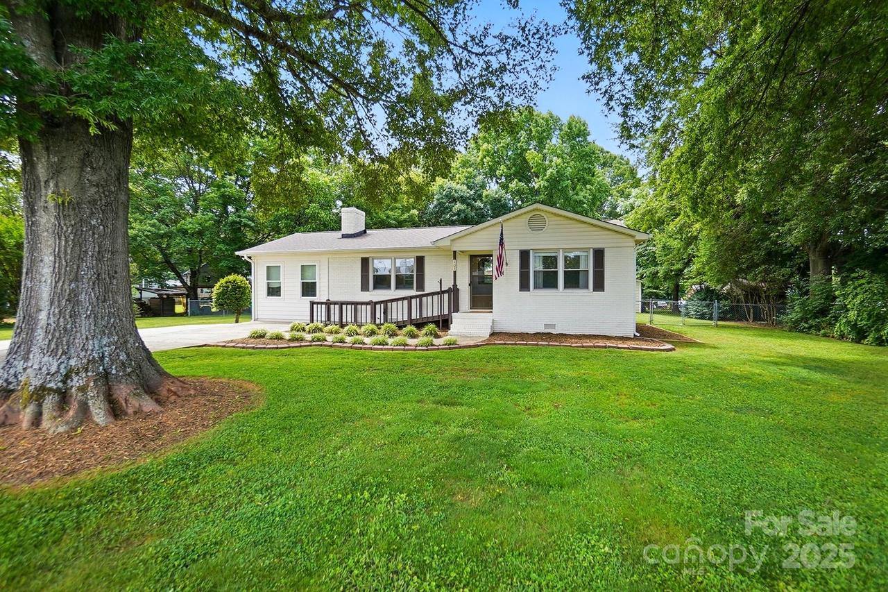 103 W Sunset Dr., Locust, NC 28097