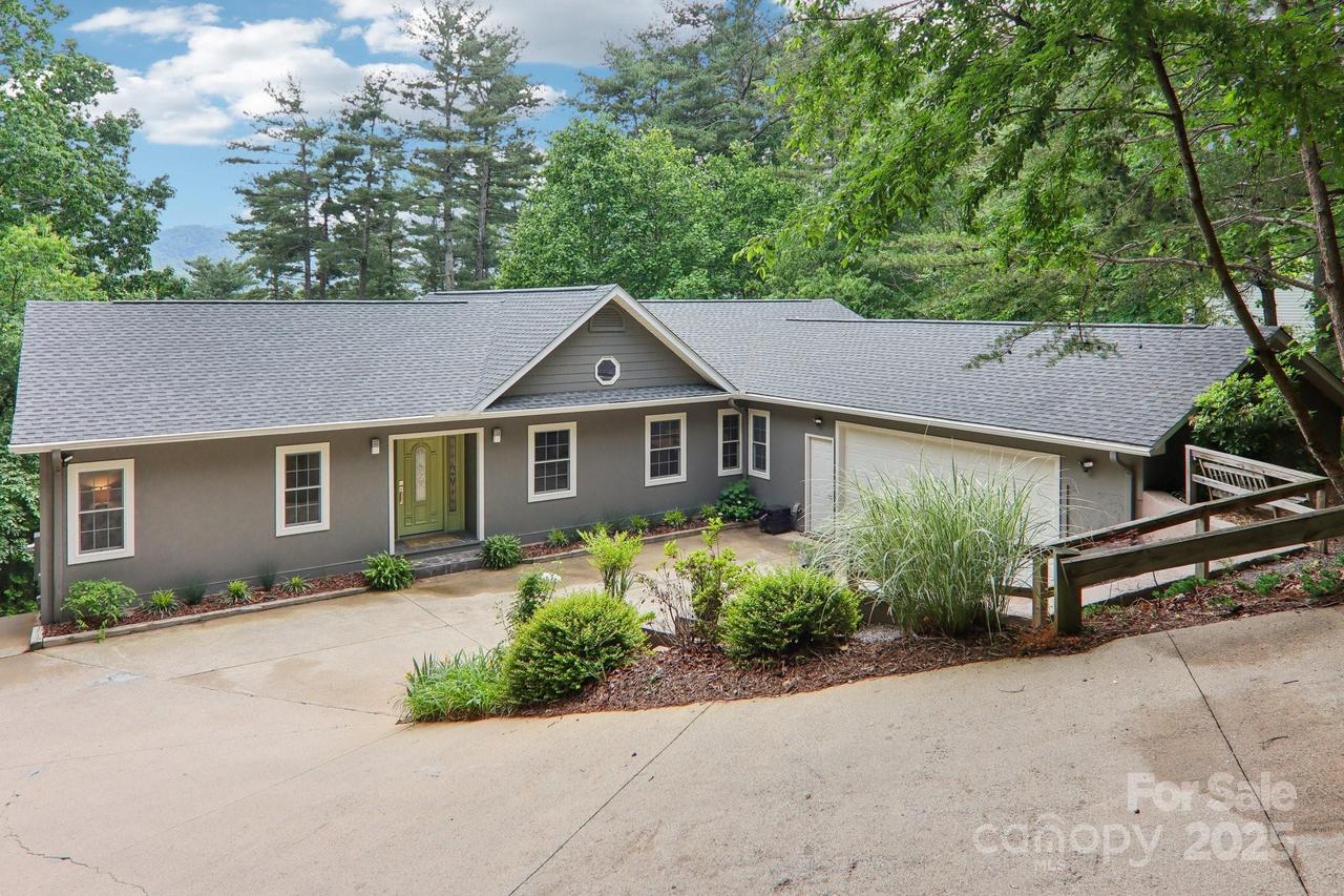 17 Azalea Ter., Asheville, NC 28803