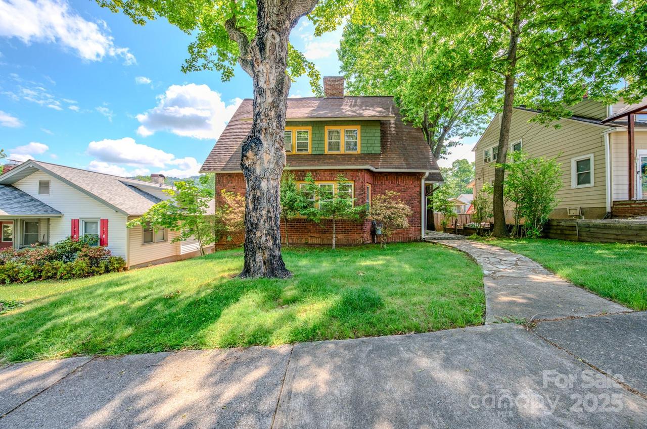 69 Austin Ave., Asheville, NC 28801