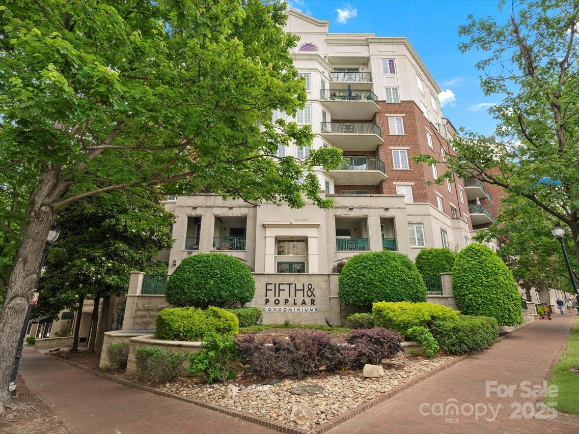 300 W 5th St. #433, Charlotte, NC 28202