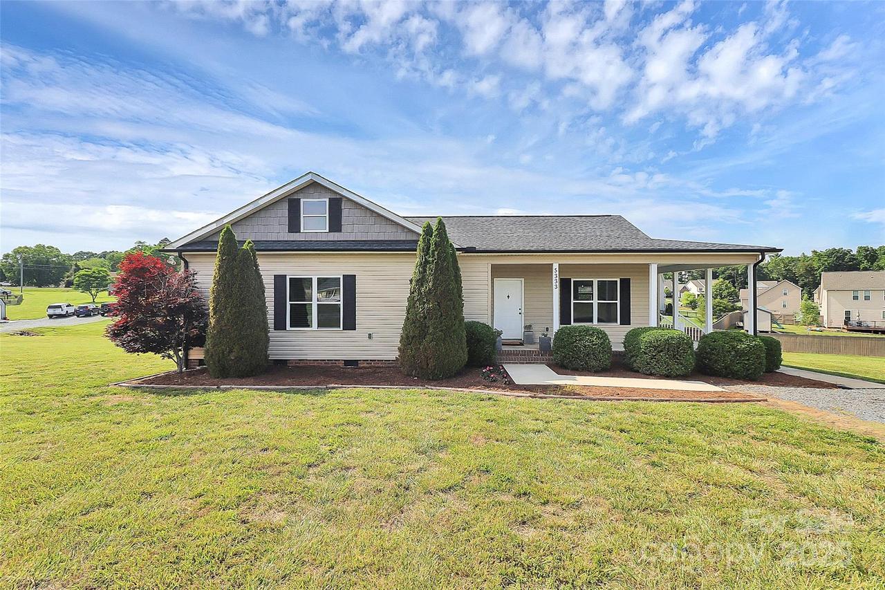 5333 Lake Glenn Dr., Stanfield, NC 28163
