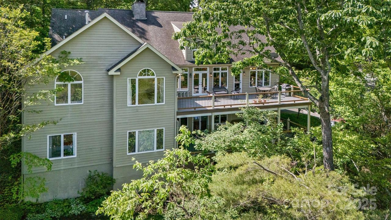 25 Windsong Dr., Fairview, NC 28730