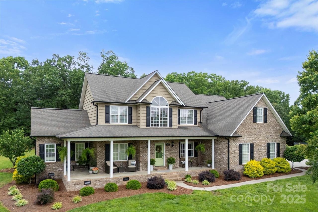 1533 Ohara Plantation Ct., Dallas, NC 28034