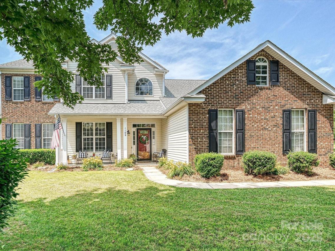 1109 Woodwinds Dr., Waxhaw, NC 28173