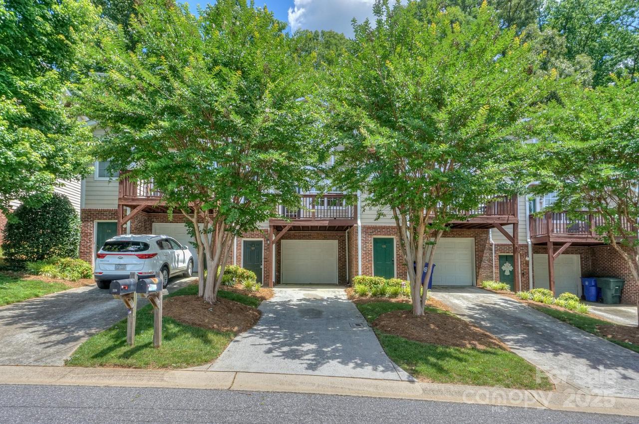 121 High Ridge Rd., Mooresville, NC 28117