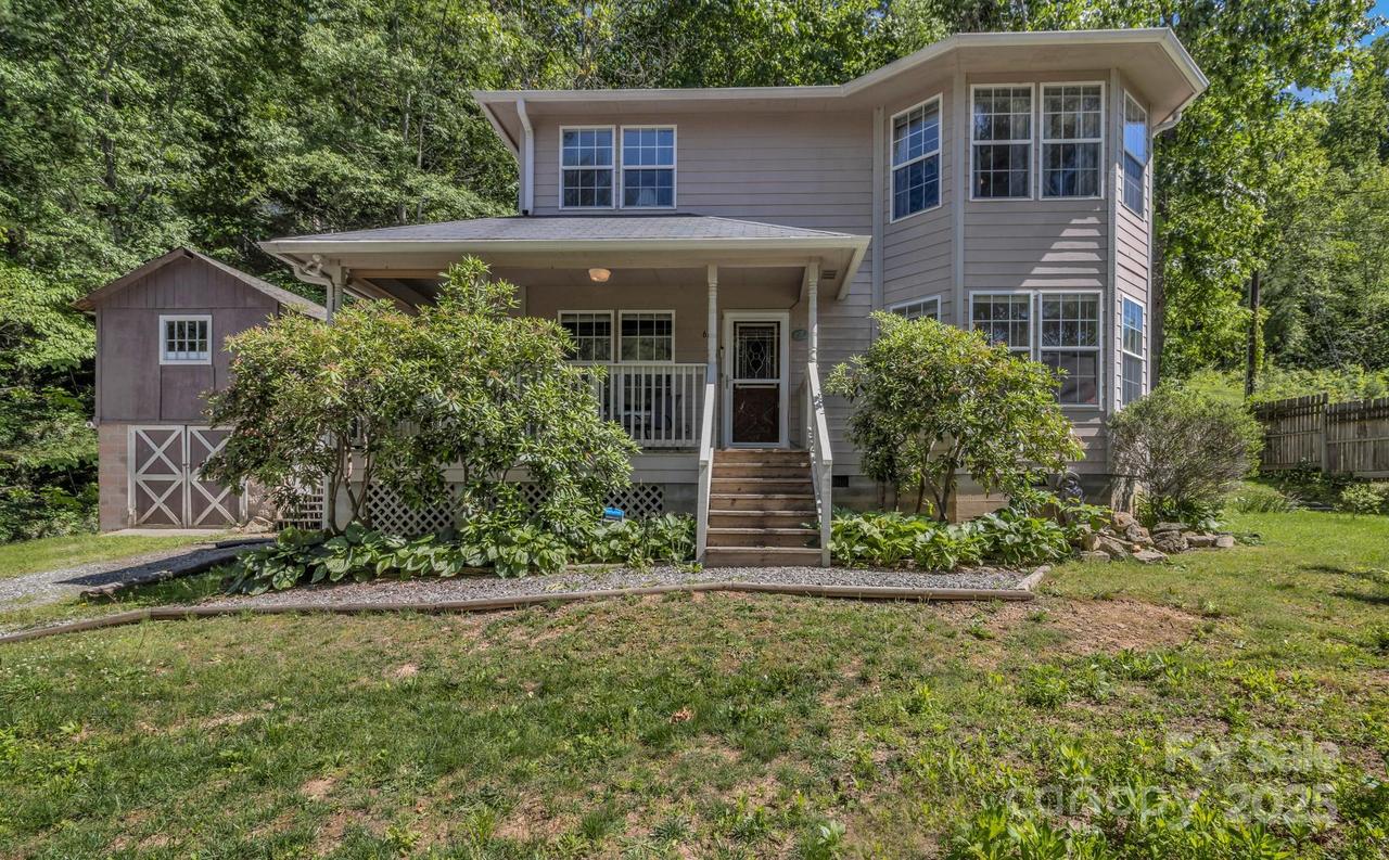 619 Beaverdam Rd., Asheville, NC 28804