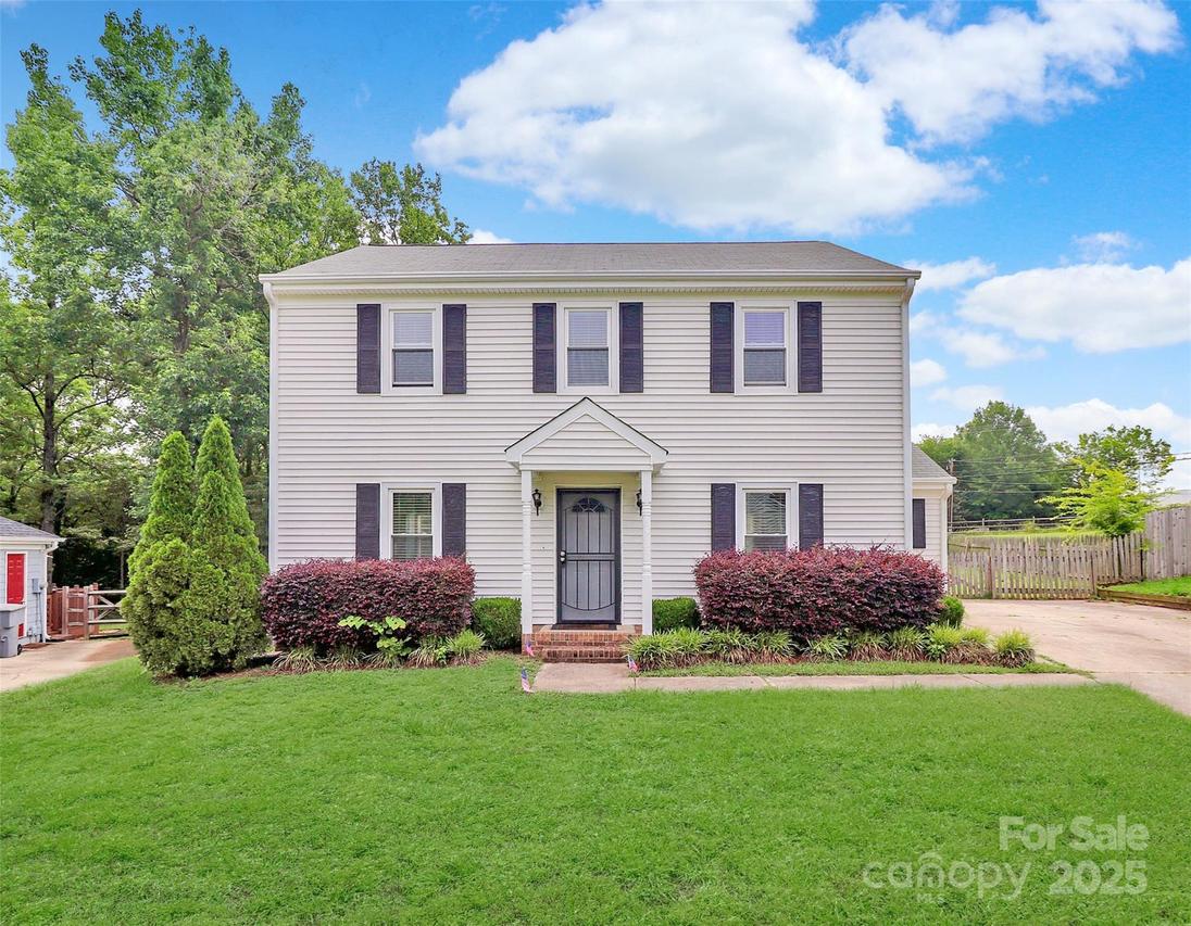 10945 Wiltshire Ln., Charlotte, NC 28262