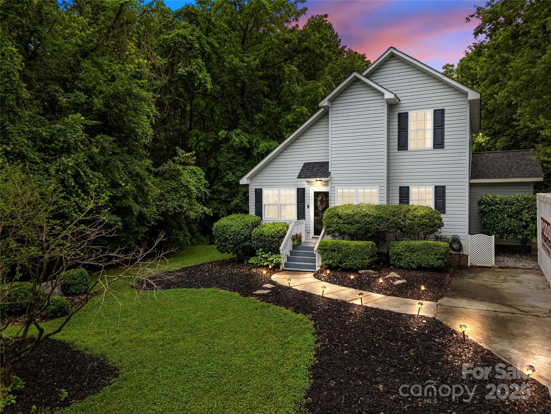 7830 Sarah Dr., Denver, NC 28037