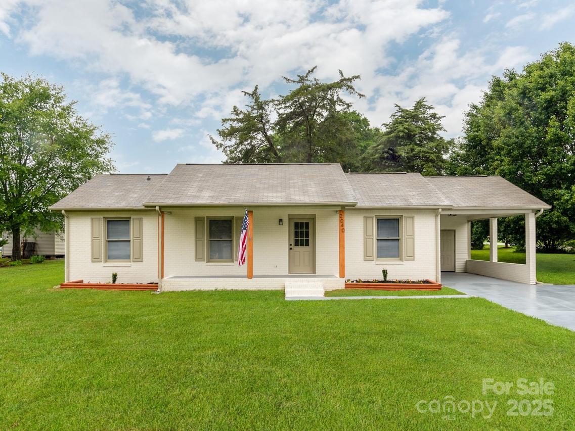 2040 Stratford Dr., Conover, NC 28613