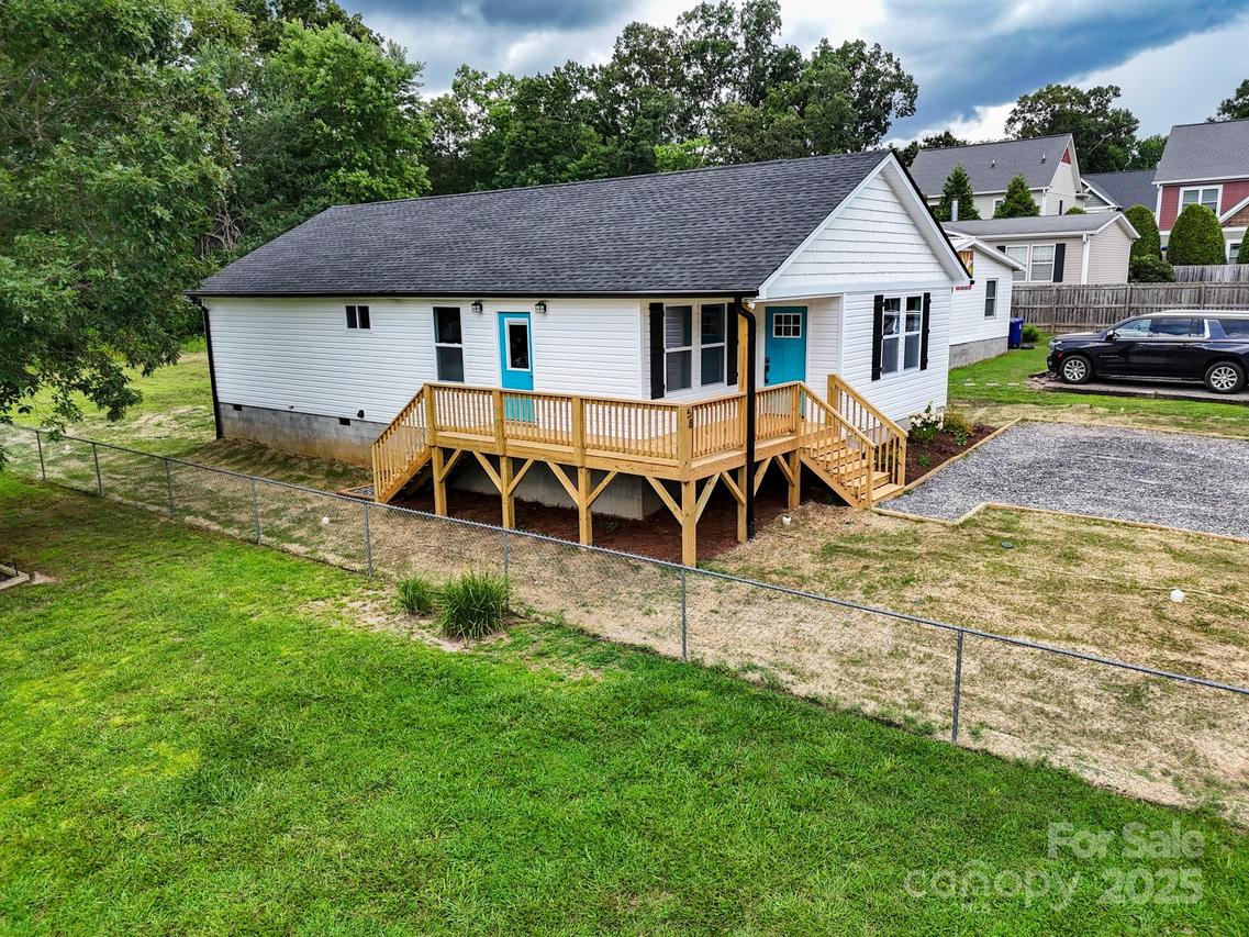 58 Goldmont St., Black Mountain, NC 28711