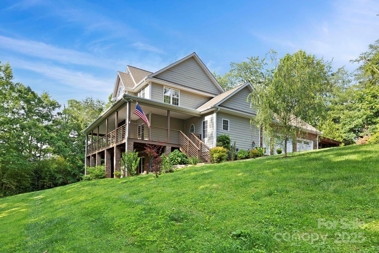 21 Hope Rd., Weaverville, NC 28787