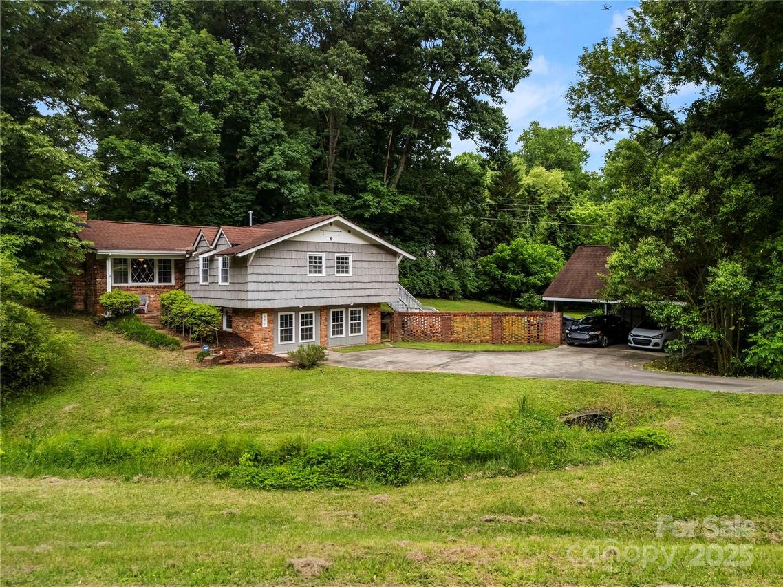 607 Coulwood Dr., Charlotte, NC 28214