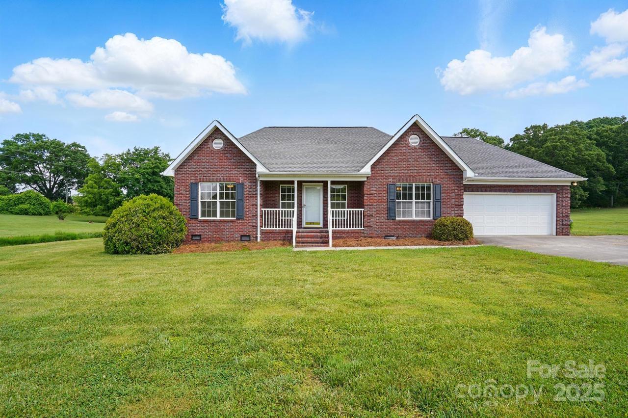 924 Secrest Hill Dr., Monroe, NC 28110