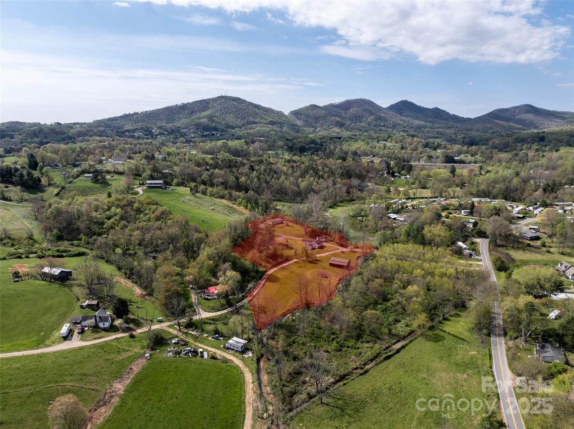 20 & 28 Toby Dr., Asheville, NC 28806