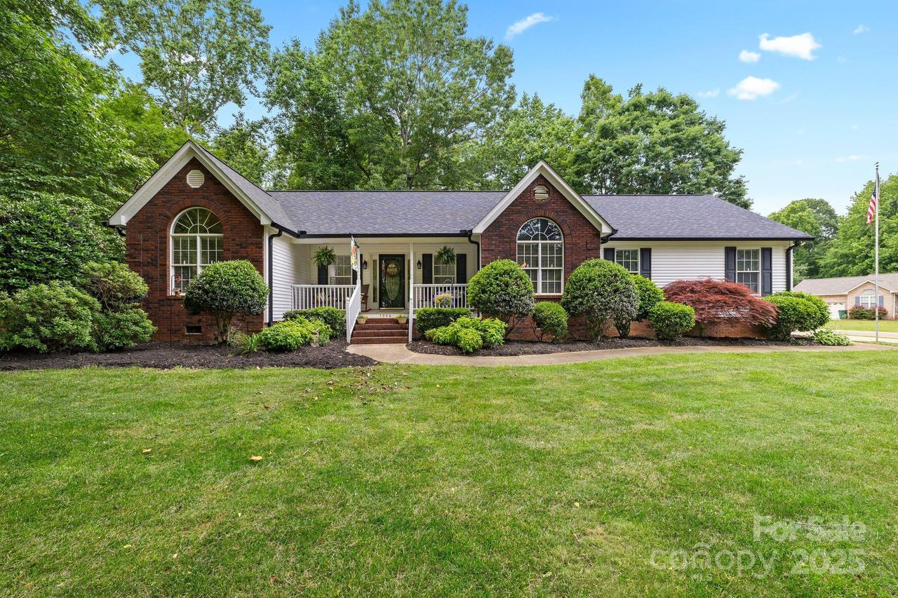 1004 Gracebrook Dr., Salisbury, NC 28147