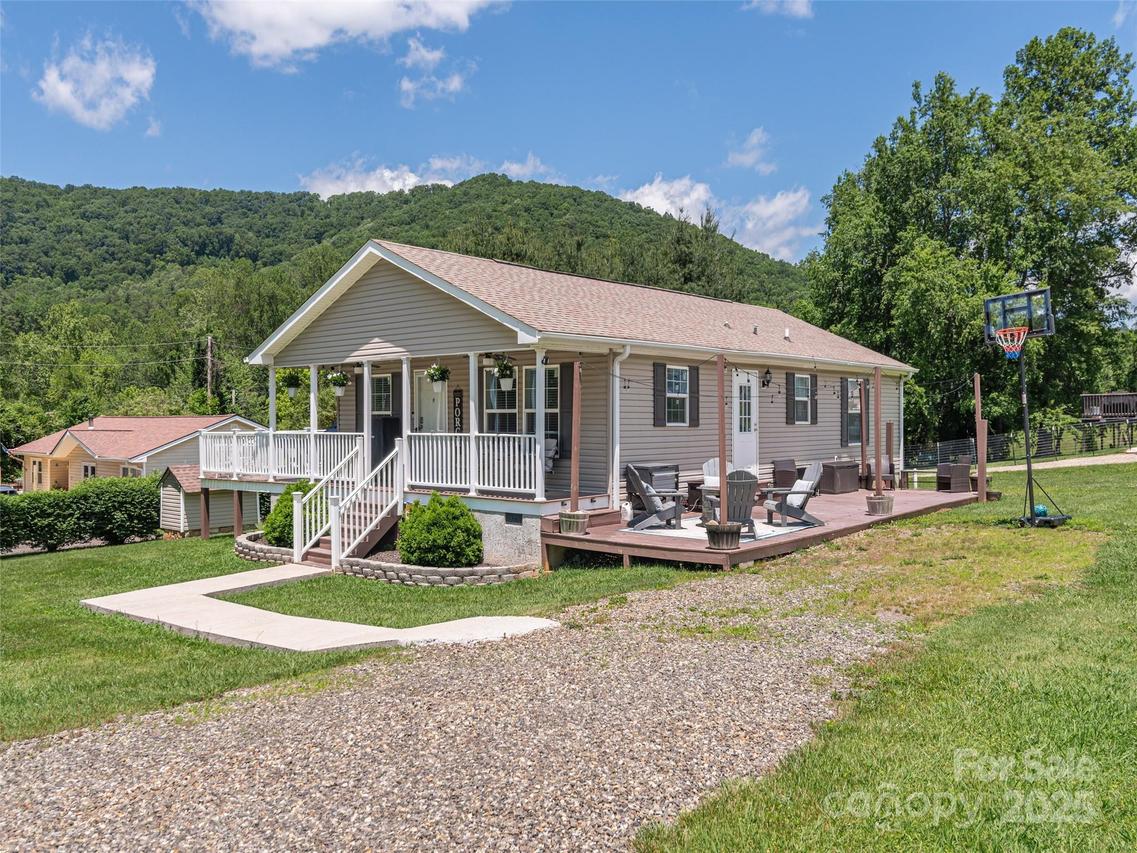 16 Sams Branch Rd., Candler, NC 28715