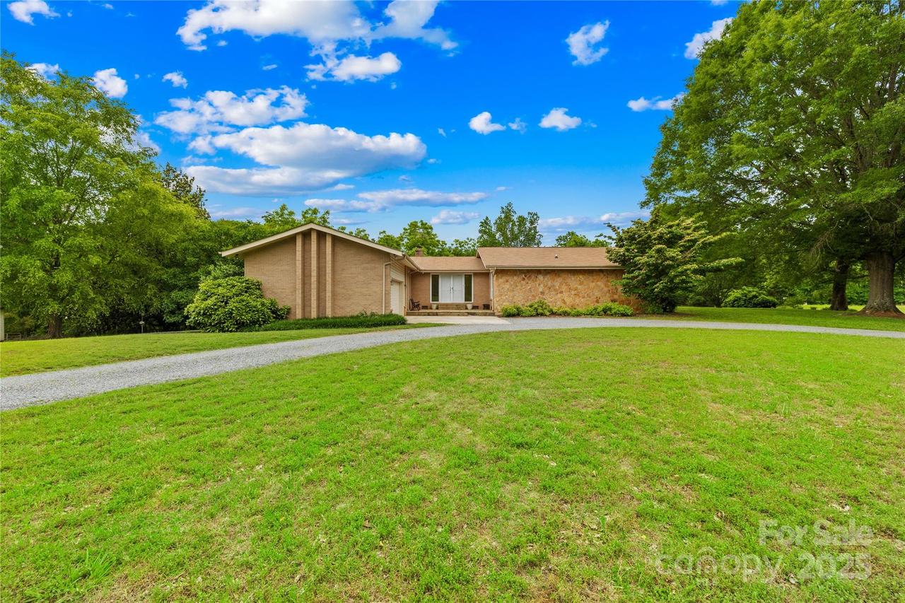 2309 Potter Rd., Waxhaw, NC 28173