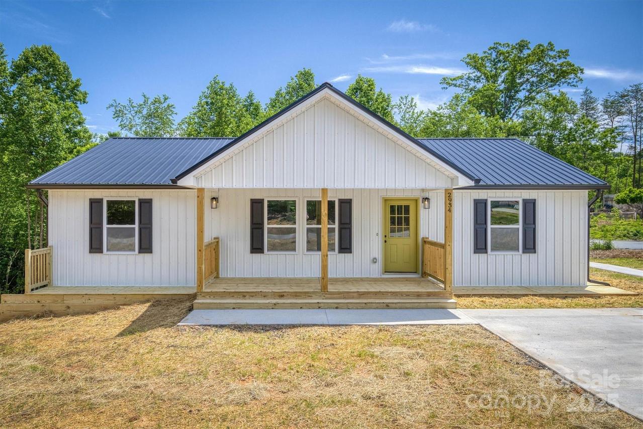 2934 Drummond St., Connelly Springs, NC 28612