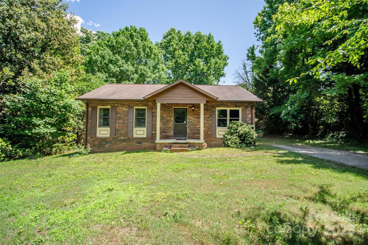 110 Book Ct., Statesville, NC 28677
