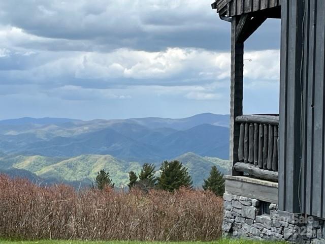 143 Daniel Boone Tr., Burnsville, NC 28714