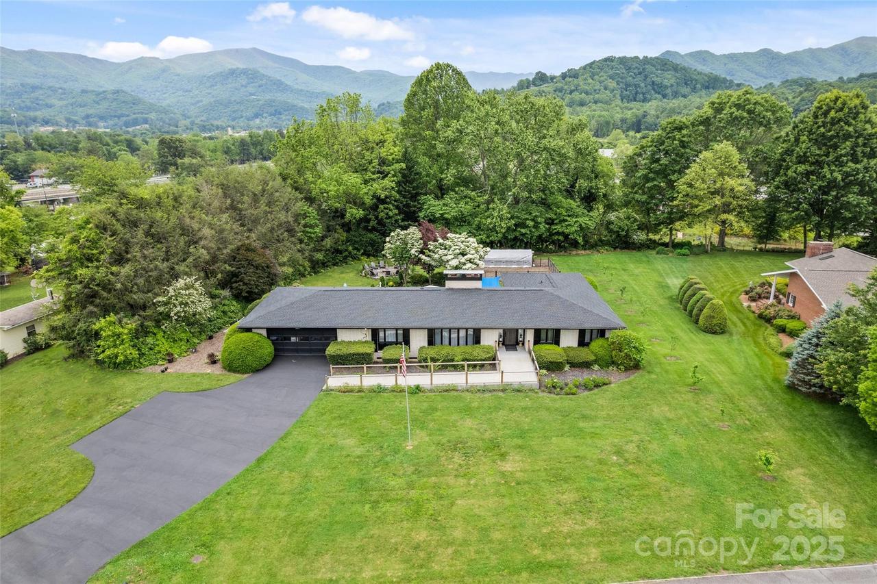 225 Valley View Ter., Waynesville, NC 28786