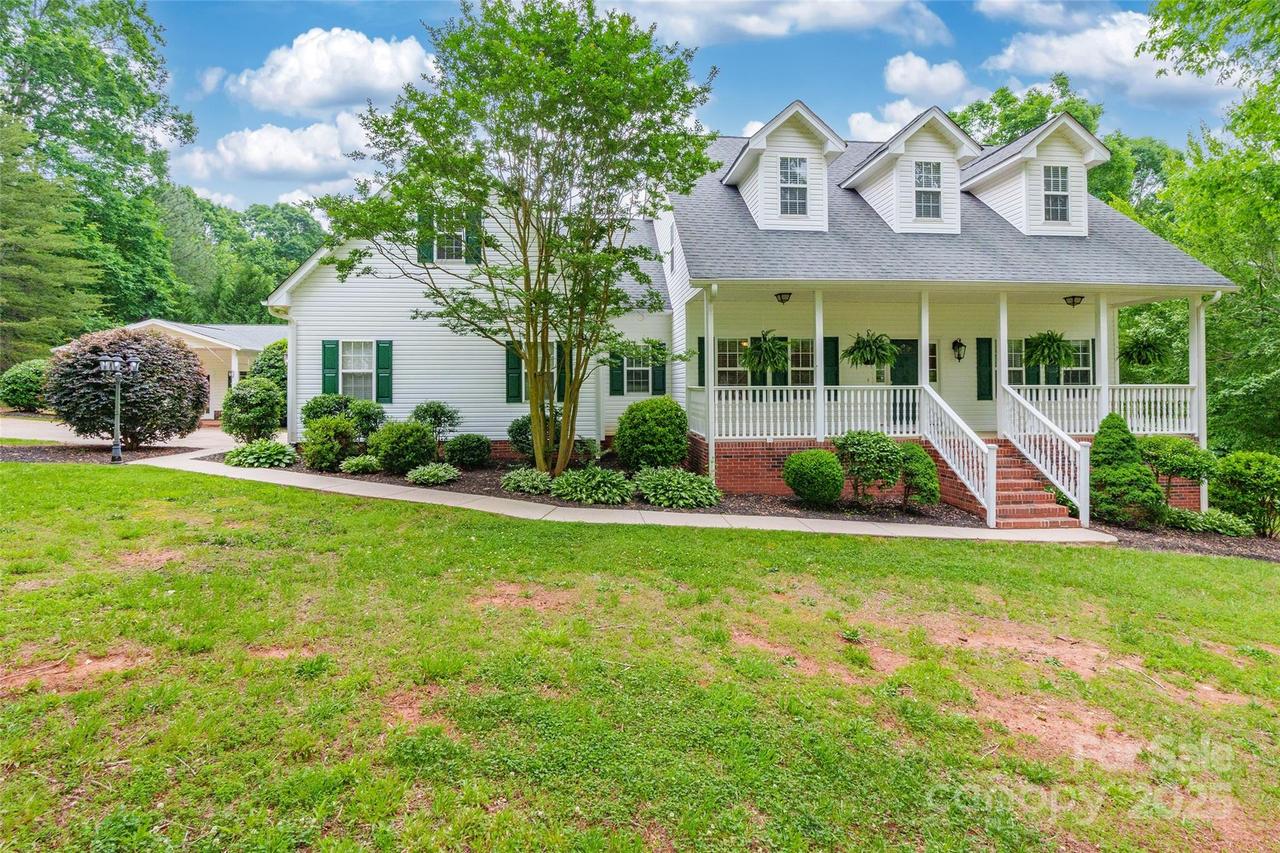 132 Homeplace Ln., Statesville, NC 28625