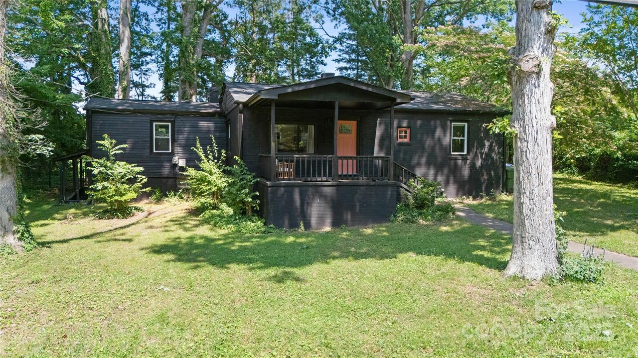 17 Springdale Ave., Asheville, NC 28803